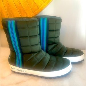 Tory Burch NWOT Tory Sport Quilted Winter Boots in Conifer (Olive Green), Size 7